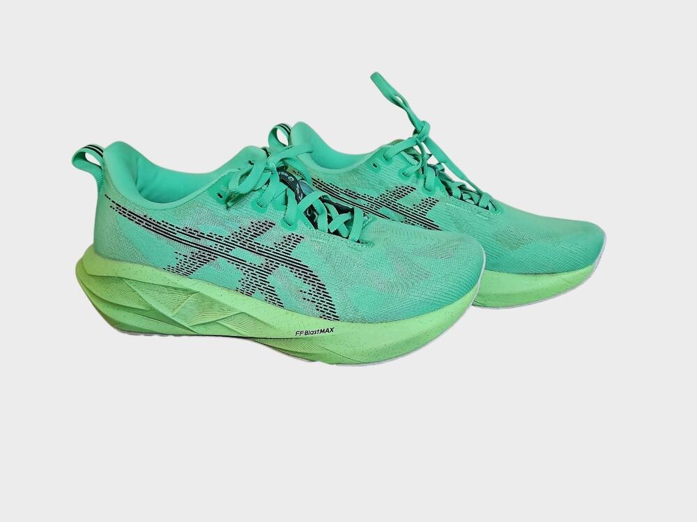 Women's Asics Novablast 5, Vital Green/Black, 9 B Medium US